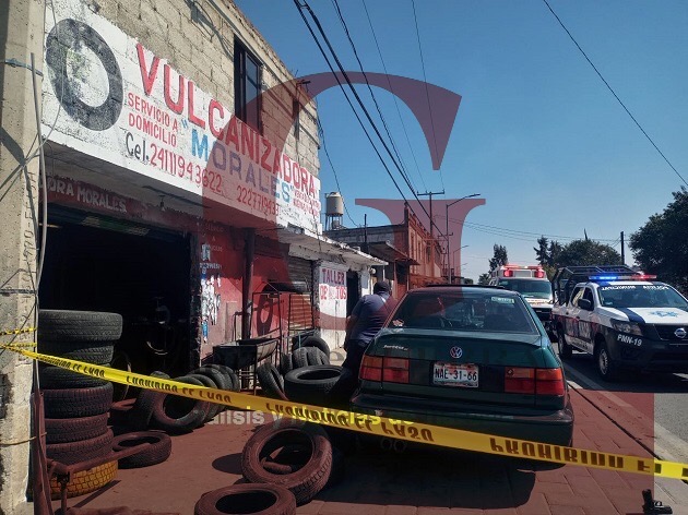 Disparan con ‘cuerno de chivo’ en más de 20 ocasiones contra una vulcanizadora en Nativitas