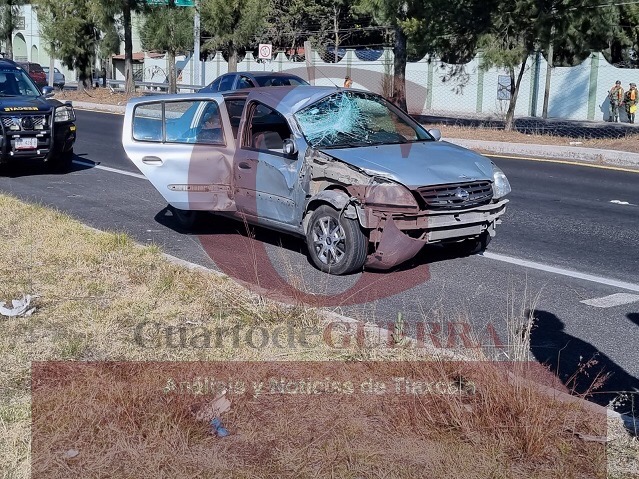 Resulta lesionada una mujer integrante de la Guardia Nacional, en choque sobre la Tlaxcala-Texmelucan