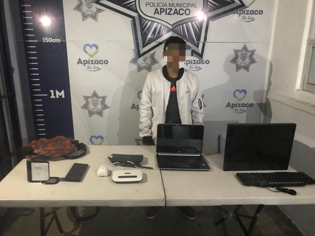 Policías Municipales de Apizaco aseguran a presunto implicado en robo a casa habitación