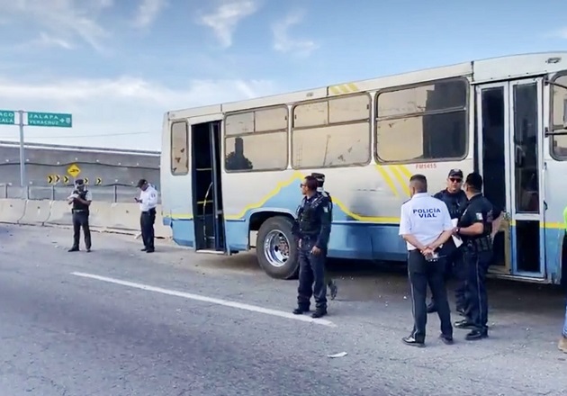 Atiende Protección Civil y Policía de Huamantla incidente vial en la entrada poniente del municipio