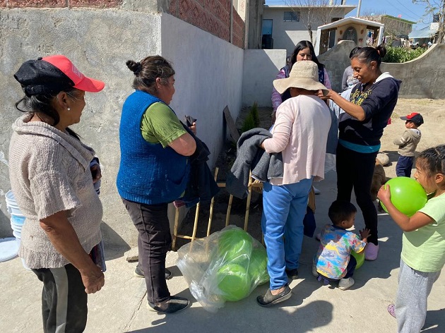 Lleva calor y protección campaña ‘Huamantla sin frío’ a comunidades alejadas del municipio