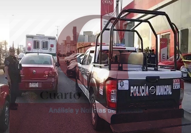 En asalto, hieren de bala a un taxista y se refugia en agencia de autos, en Yauhquemehcan