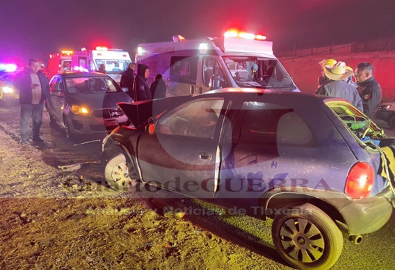 Pareja resulta lesionada al chocar en Apizaco