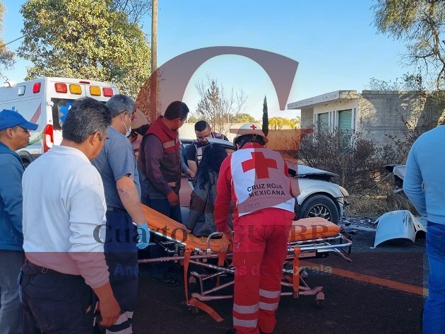 Choque frontal deja a cuatro personas lesionadas, en Nopalucan