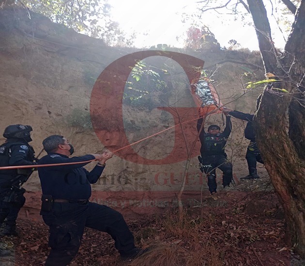 Adulto mayor muere en hospital tras ser rescatado de una barranca, en Tlacualpan, Chiautempan