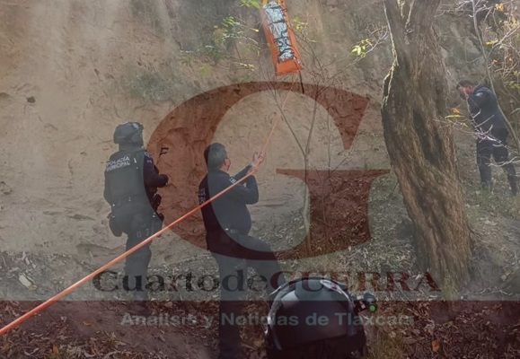 Atiende Grupo de Reacción Chiautempan caída de hombre en barranca de Tlalcuapan