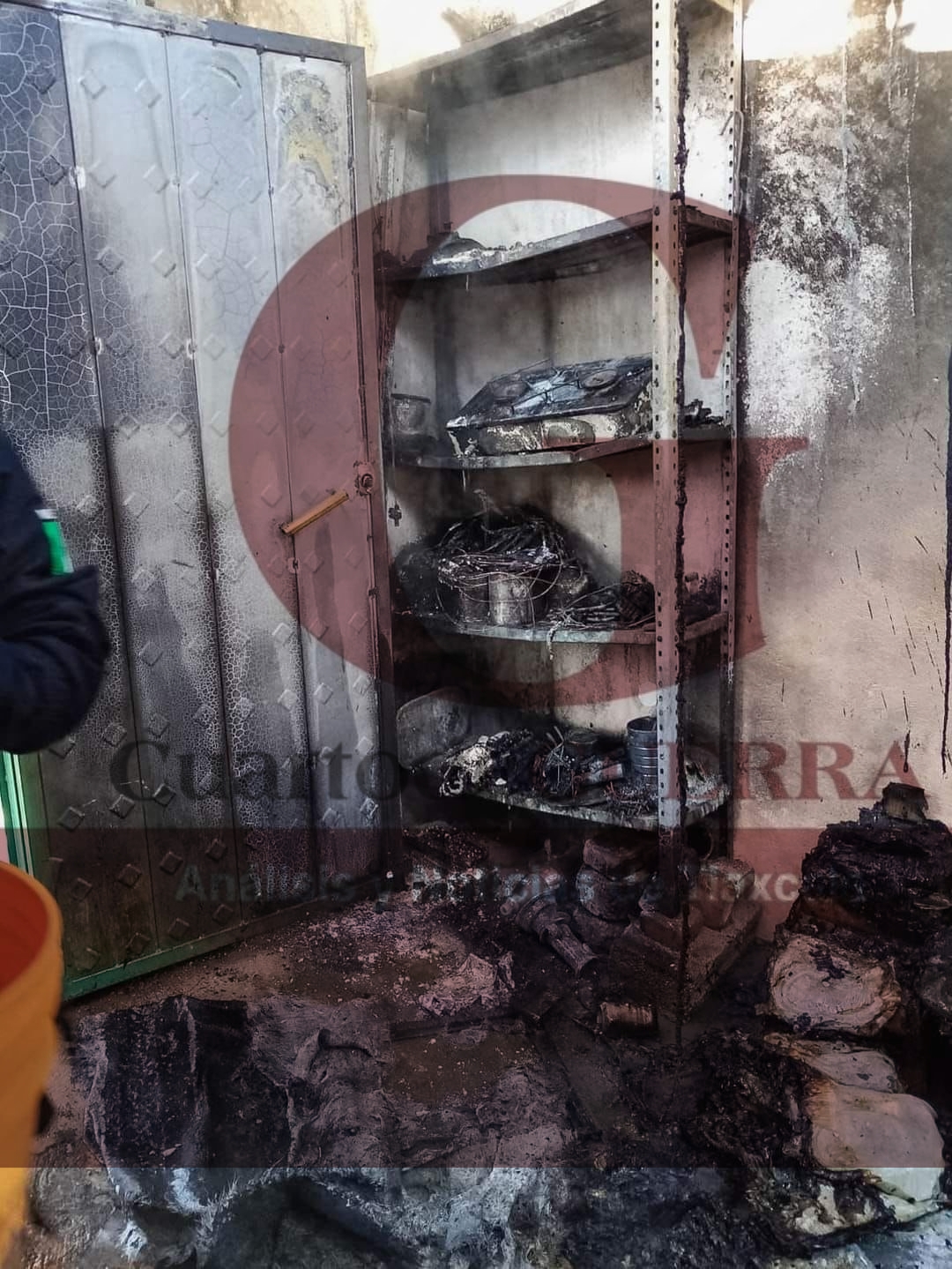 Provoca incendio pipa de gas al recargar cilindro, en Tepetitla