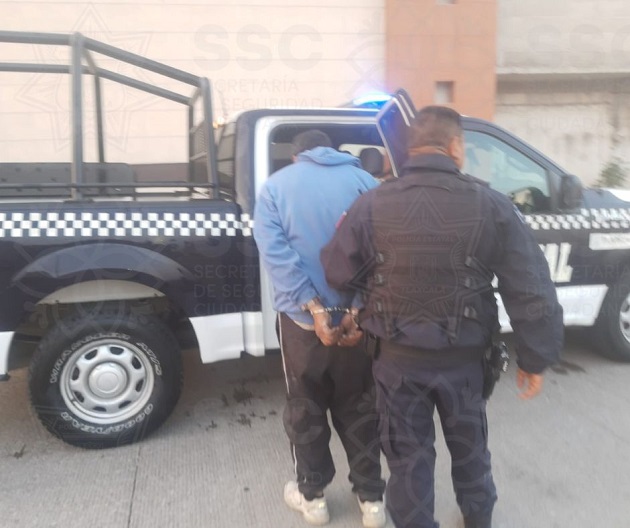 Atrapan a presunto ladrón de un autoestéreo, en Apetatitlán