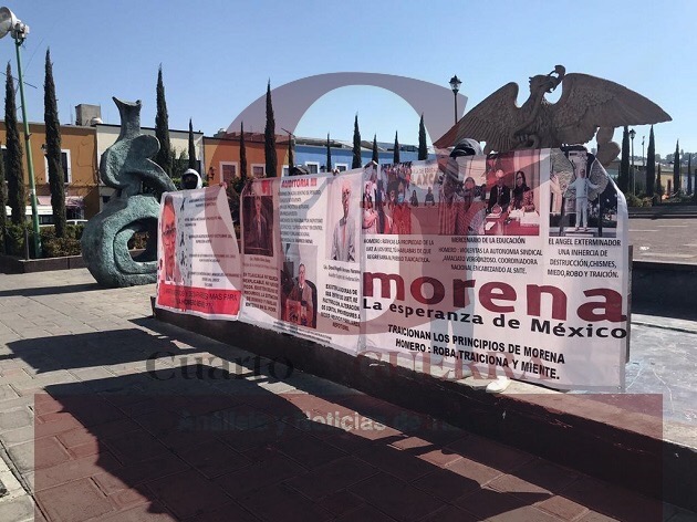 Protestan trabajadores del sector educativo en el Congreso durante comparecencia de titular de la SEPE