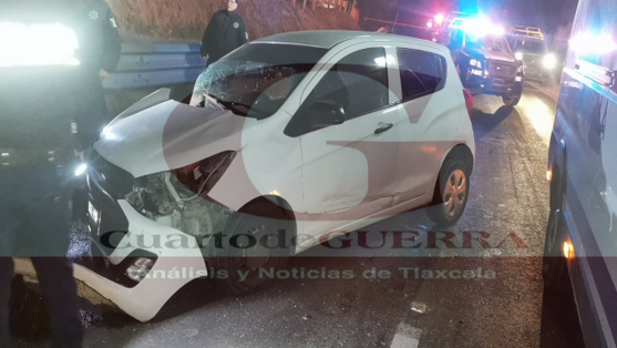 Muere un hombre al salir eyectado de su vehículo, en San Pablo del Monte