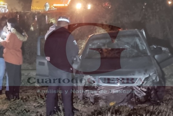 Muere un hombre tras volcadura en la Tlaxcala-Texmelucan