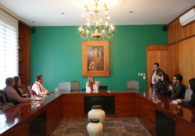 Se reúne diputada Marcela González Castillo con integrantes de la UPET