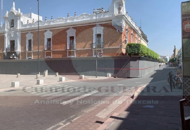 Atrincheran Palacio de Gobierno por marcha del 8M