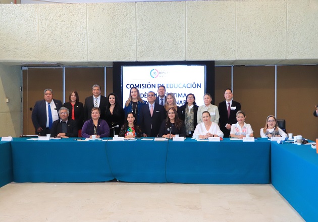 Presenta UATx su  modelo educativo y prototipo de la excelencia en la Cámara de Diputados federal