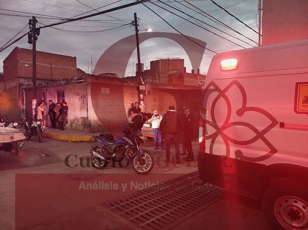 Ambulancia de Zacatelco atiende su primera emergencia; auxilia a motociclista lesionado en choque