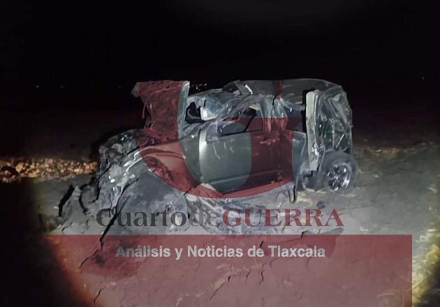 En volcadura, fallece un joven, en Tlaxco