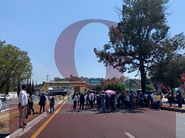 Con bloqueos exigen sindicatos respeto a prestaciones médicas