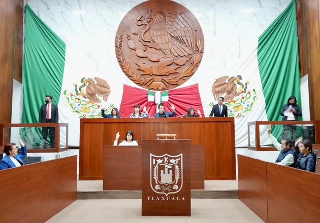 Aprueban cambio en la denominación de la Comisión de Desarrollo Humano y Social