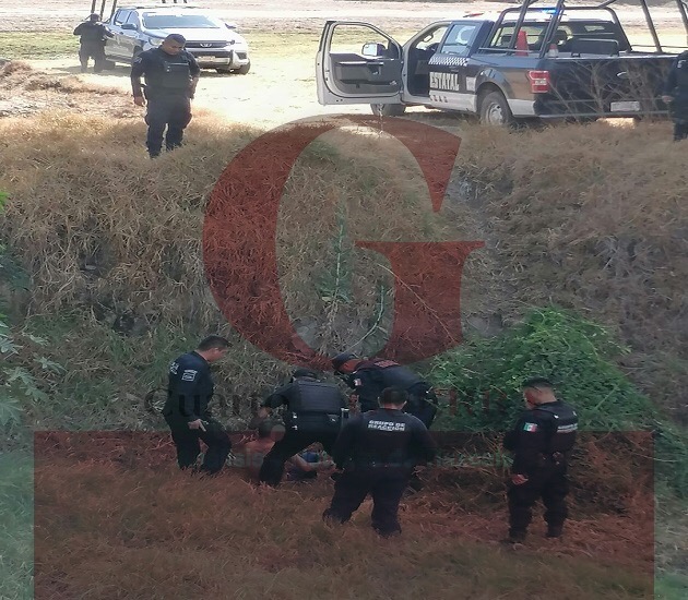 Detienen a dos sujetos por su probable participación en robo a transporte de carga