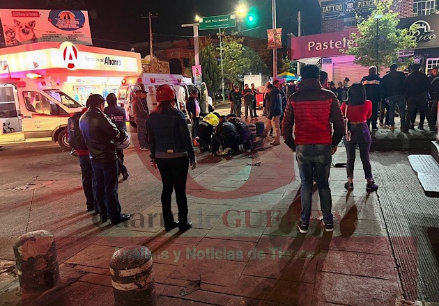 Tras chocar en motocicleta,  un hombre pierde la vida, en Apizaco; mujer resulta lesionada