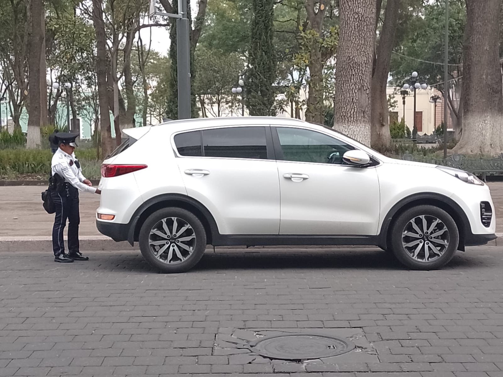 Aplican sanciones a automovilistas y dejan de cometer infracciones en Tlaxcala Capital