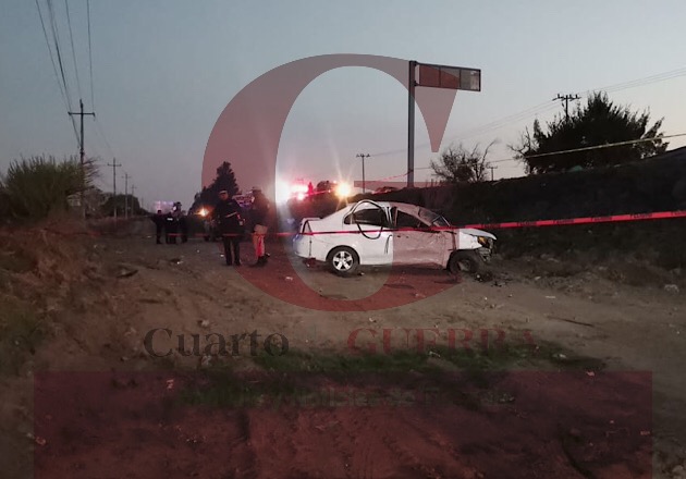 Deja una mujer sin vida y tres lesionados volcadura en la Vía Corta, a la altura de Papalotla