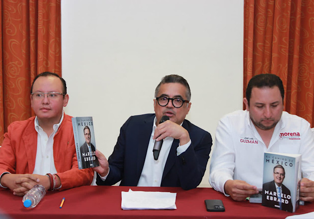 Presentan en Tlaxcala el libro 'El camino de México' escrito por Marcelo Ebrard