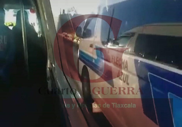 Asaltan a pasajeros de Flecha Azul en Xalcaltzinco, Tepeyanco