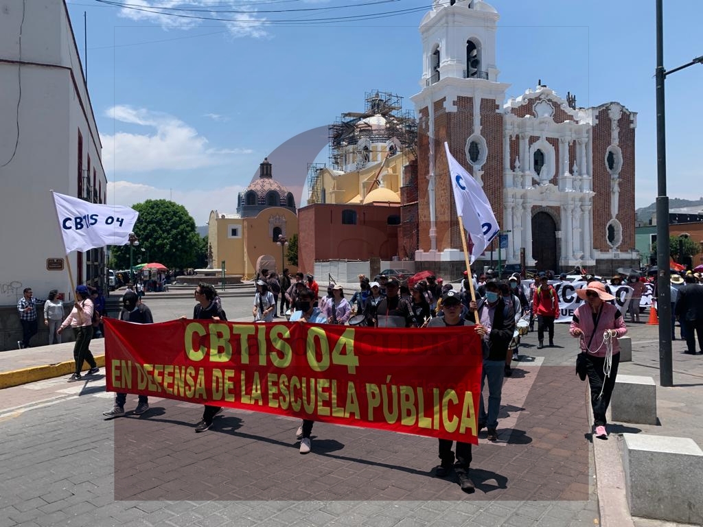 Reclaman maestros, alumnos y padres promesas incumplidas a bachilleratos alternativos