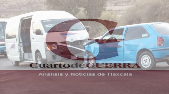 Deja choque entre automóvil y colectiva varios lesionados en Atltzayanca