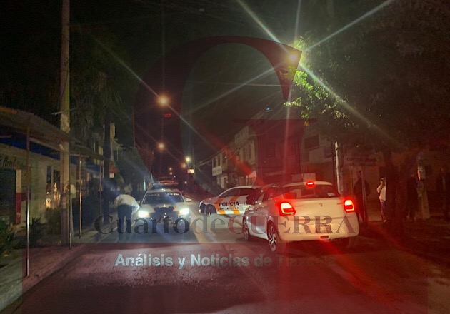 Tras persecución y enfrentamiento, policías de Totolac y Apetatitlán frustran robo de camión de carga