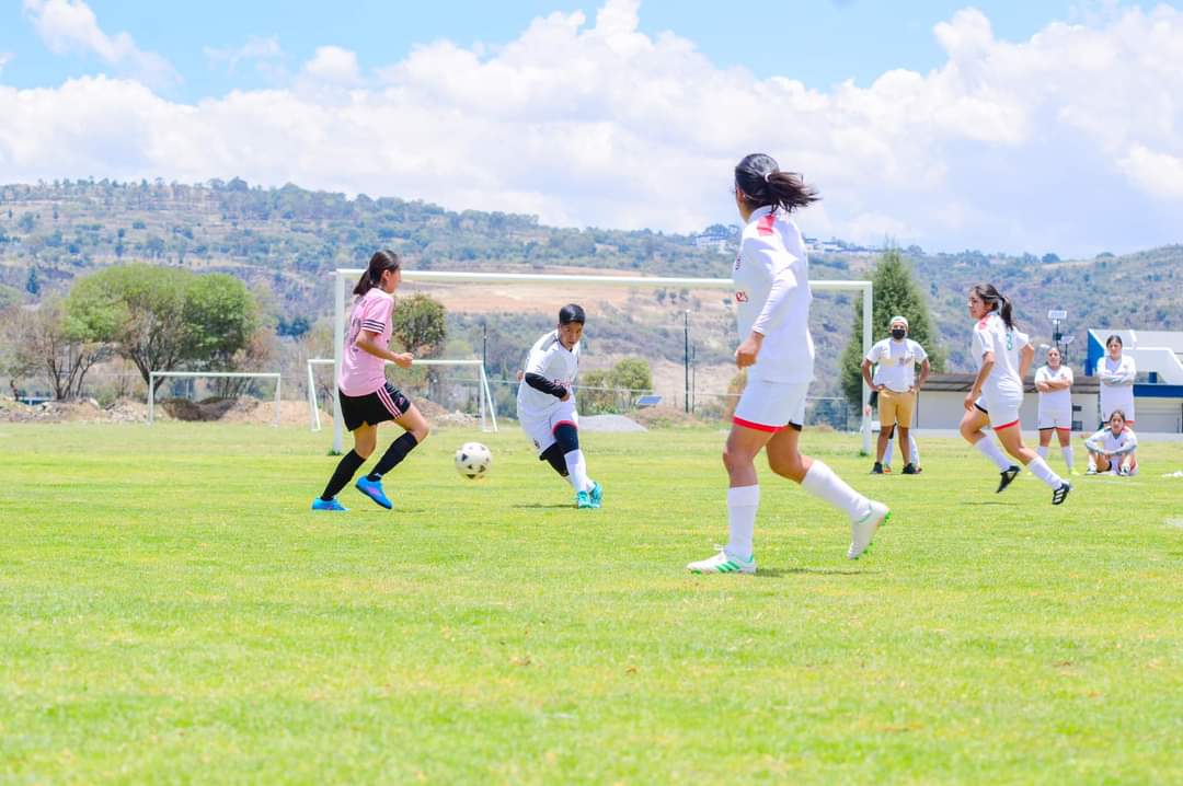 Inicia con gran éxito tercer torneo de futbol, convocado por el Ayuntamiento de Apetatitlán