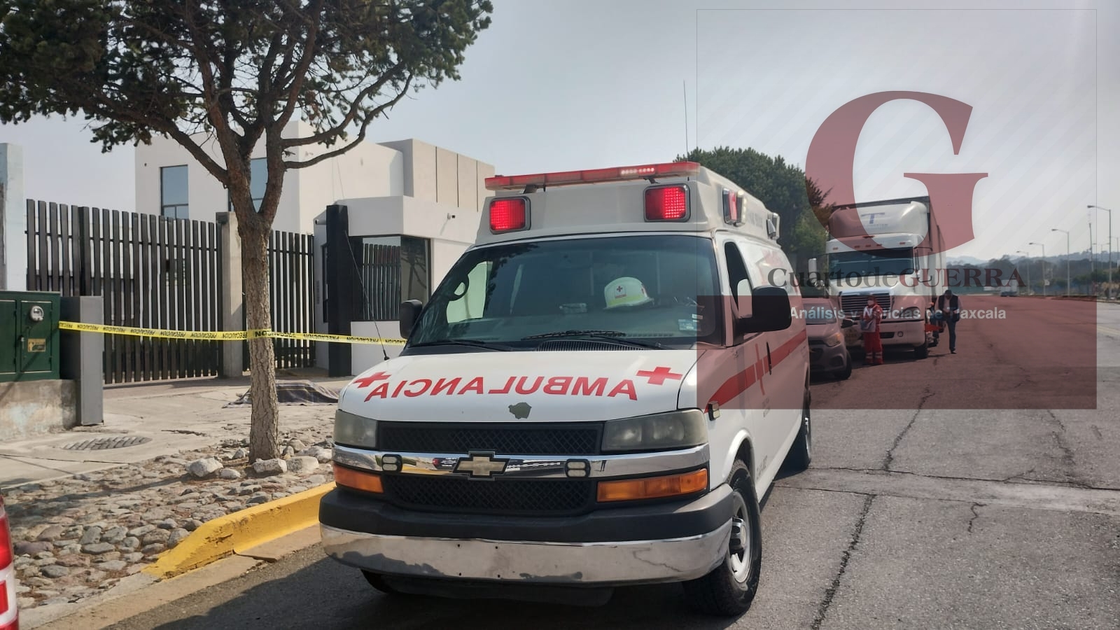 Muere trailero al caer desde su propia altura en Ciudad Industrial Xicohténcatl III