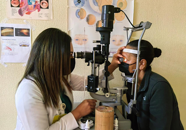 Operan a 98 pacientes en la Primera Jornada de Cirugía de Catarata 2023 de IMSS Tlaxcala
