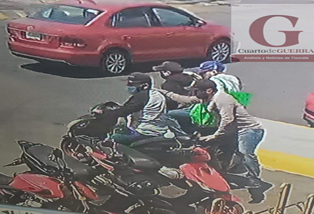 Hombres armados atracan joyería al interior de Soriana Ocotlán