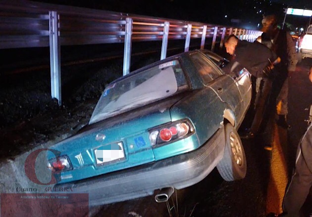Pierde el control ebrio conductor en la Apizaco-Tlaxcala