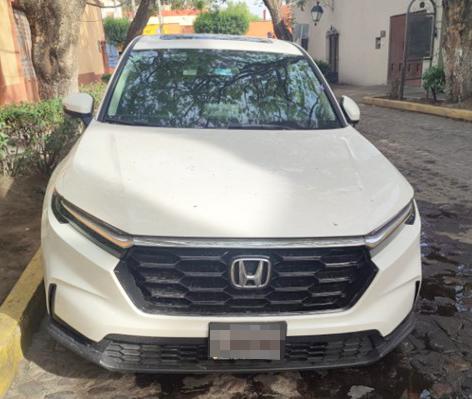 A disposición de PGJE camioneta abandonada y con huellas de desvalijamiento