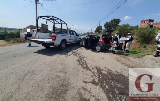 Aseguran a dos hombres que al intentar huir chocaron contra patrulla, en Yauhquemehcan; estarían armados
