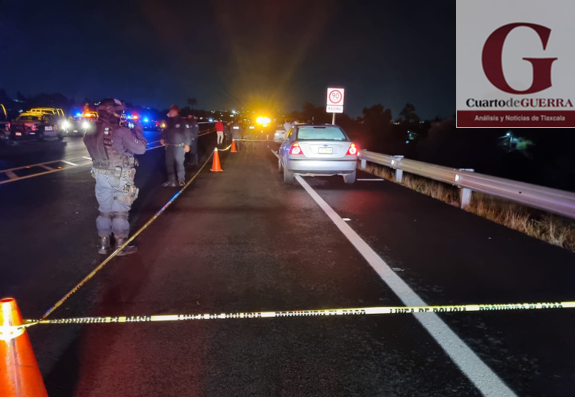 Hallan sin vida a dos hombres, en la Tlaxcala-Puebla; presentan impactos por arma de fuego