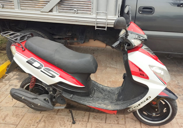 Asegura PGJE motocicleta con alteraciones en sus medios de identificación