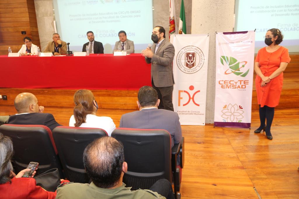 Contribuye UATx a la inclusión en la educación media superior