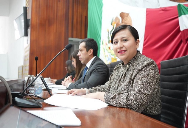 Contribuye Lupita Cuamatzi Aguayo al reconocimiento de profesionales y sectores vulnerables