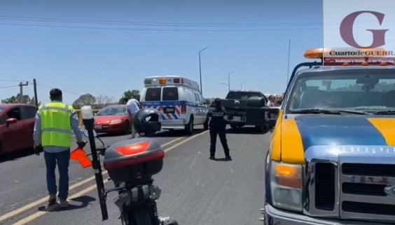 Lesionado y atrapado queda un hombre tras choque frontal, en Zacatelco