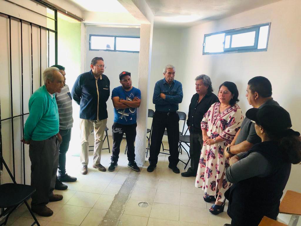 Entrega diputada Blanca Águila apoyo económico a comerciantes del mercado municipal de Zacatelco