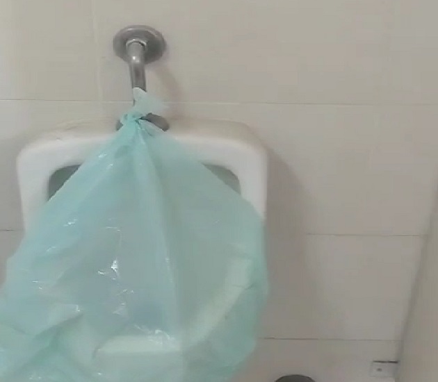 Baños del Hospital Regional Emilio Sánchez Piedras están inservibles y deteriorados