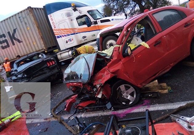 Choque entre dos vehículos deja tres muertos en la Amozoc-Perote, a la altura de Zitlaltepec