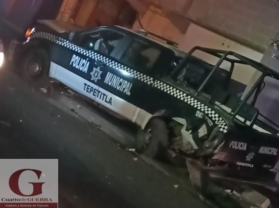 Choque de patrulla y automóvil,  deja cuatro lesionados, en Tepetitla