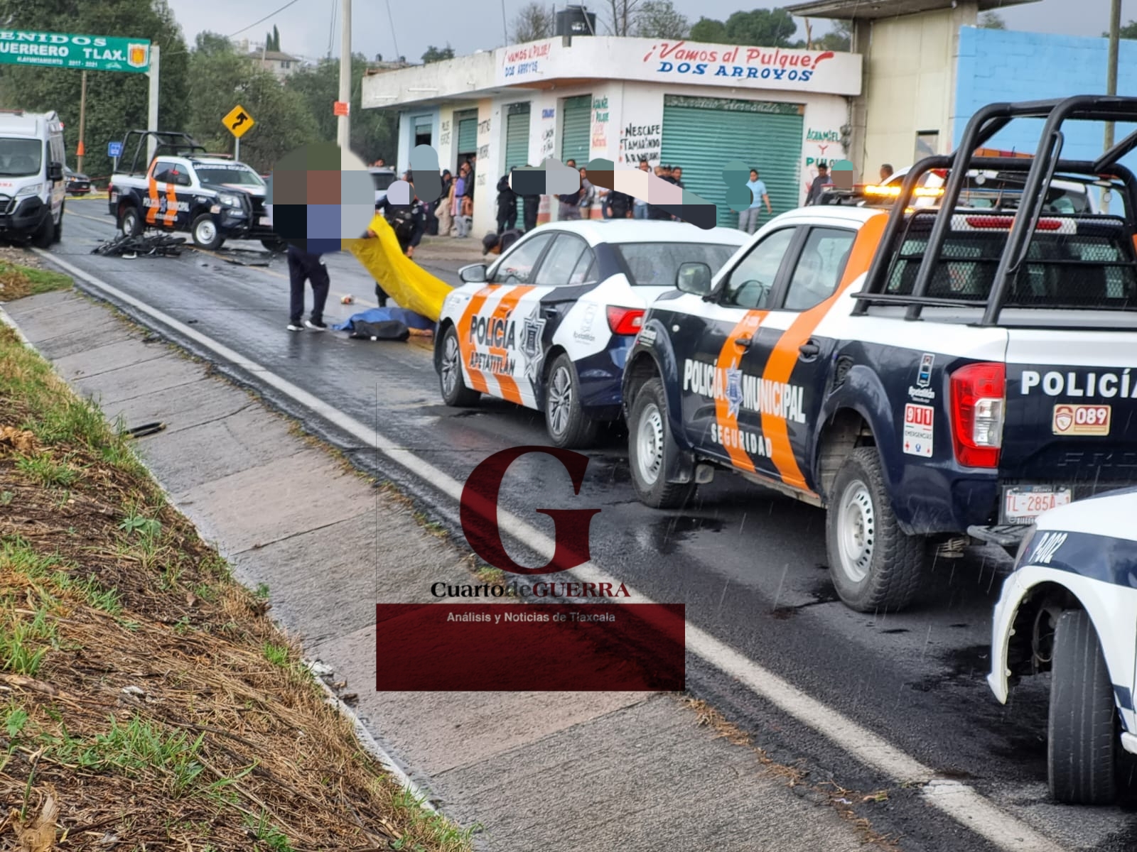 Fallece motociclista tras atropellar a un perro y chocar contra camioneta, en Apetatitlán