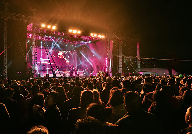 Espectacular noche con Los Acosta viven miles de asistentes a la Feria de Apetatitlán 2023