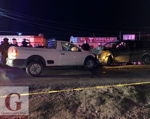 Deja dos heridos y daños materiales dejó accidente en Huamantla